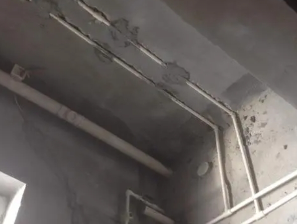 建湖卫生间漏水维修公司分享下卫生间地漏渗漏维修方案。